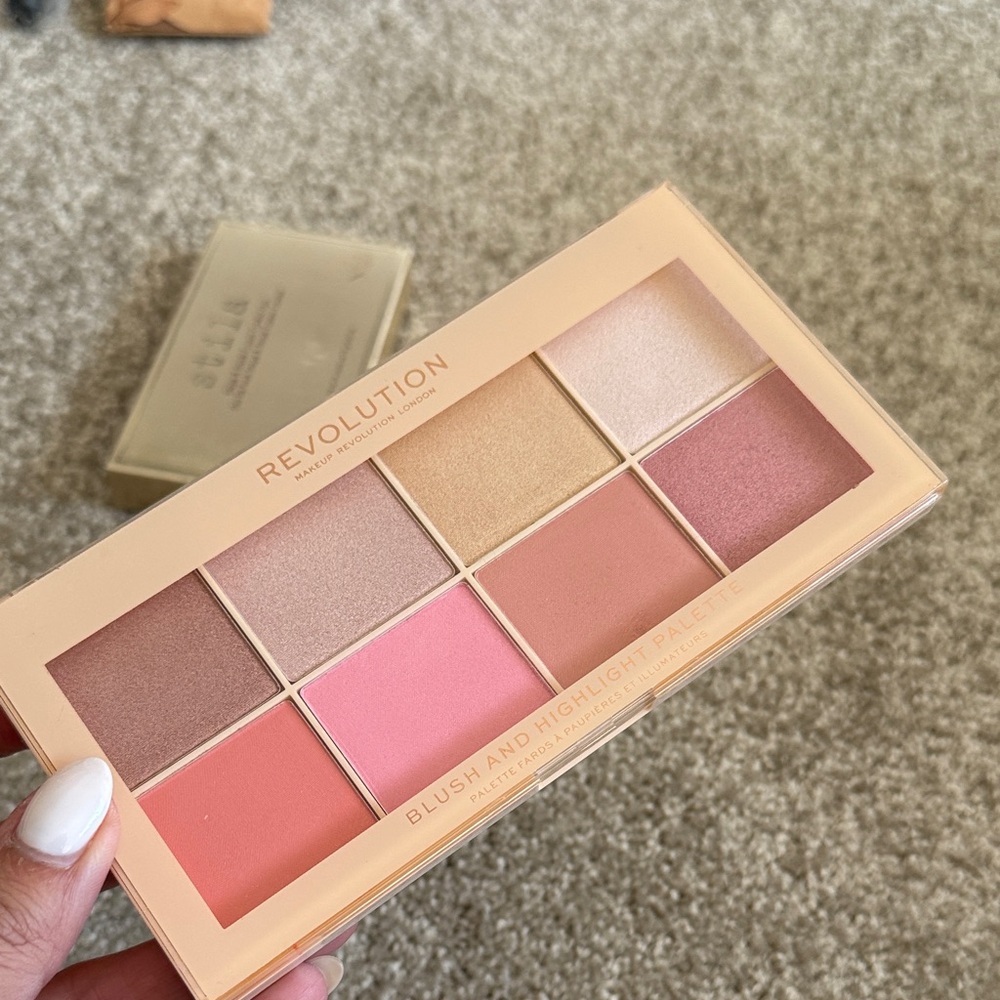 Revolution Blush and Highlight Palette - Coral and Champagne